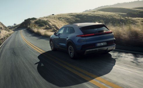 Porsche introduceert nieuwe, volledig elektrische Cayenne en Cayenne Turbo.