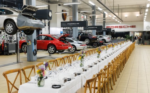 Porsche Werkplaats Déjeuner | Waar culinaire beleving en Porsche vakmanschap samenkomen.